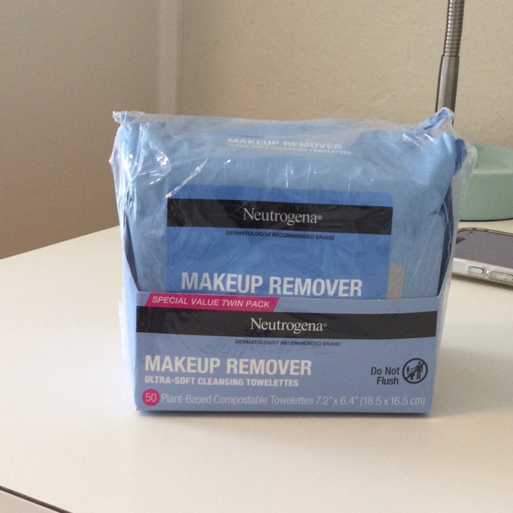Neutrogena Blue Makeup Remover Ultra-Soft Cleansing Towelettes - Twin Pack